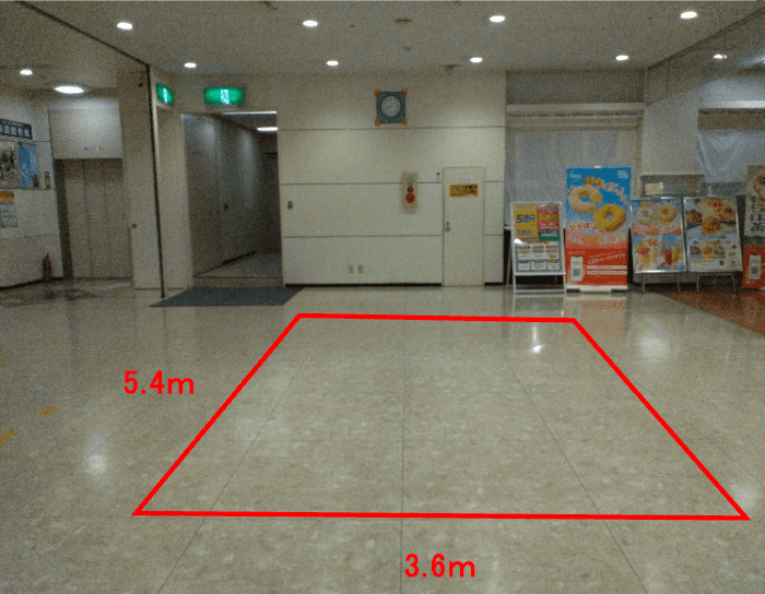 正面入口フードコート側 販促プロモーションや物販に最適なスーパー店内催事イベントスペース