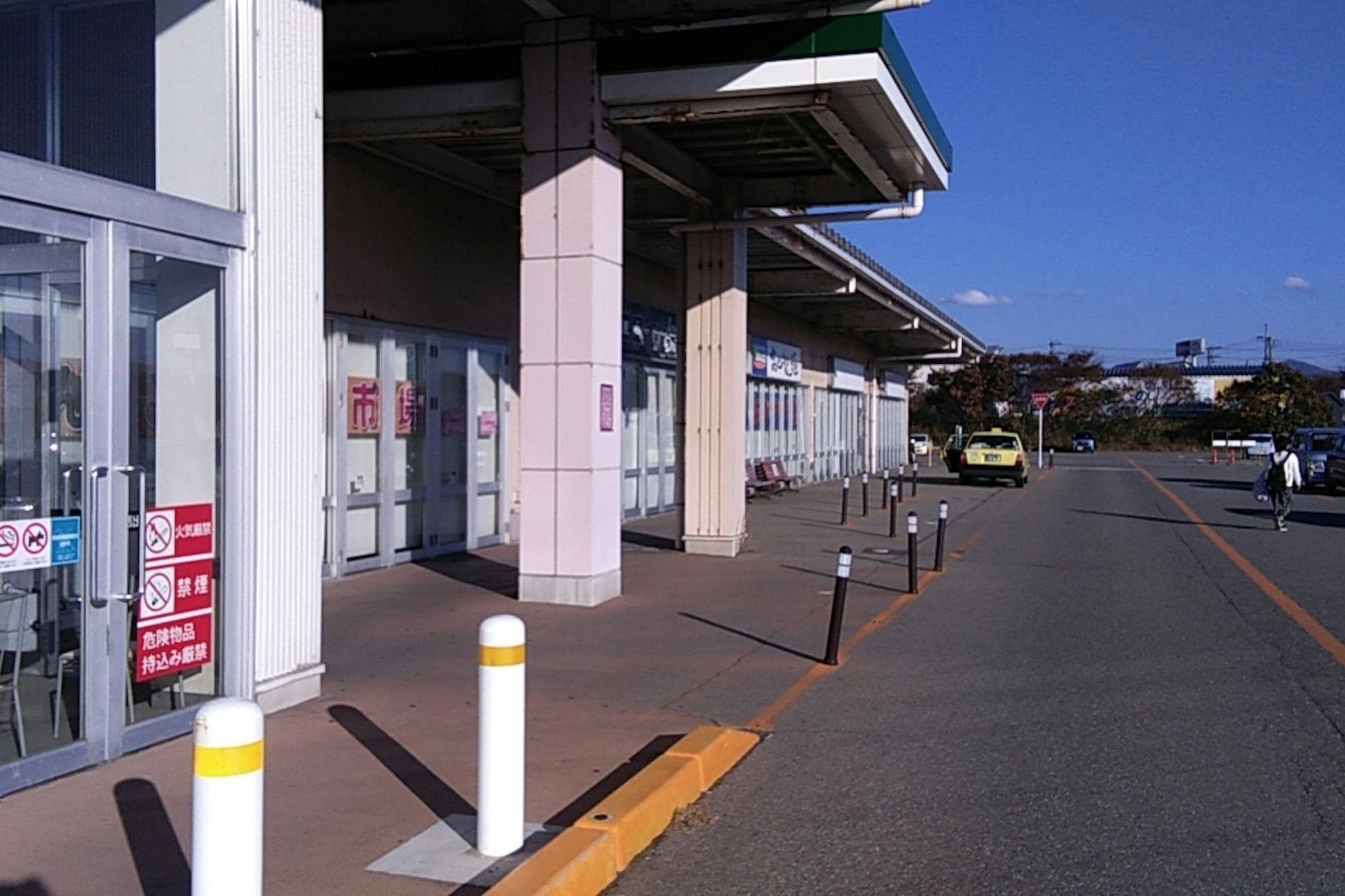 駐車場 販促プロモーションやキッチンカー出店に最適なスーパー店外催事イベントスペース