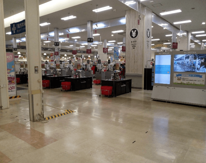 イオンスタイル名取_1階上りエスカレーター前 販促プロモーションや物販に最適なスーパー店内催事イベントスペース