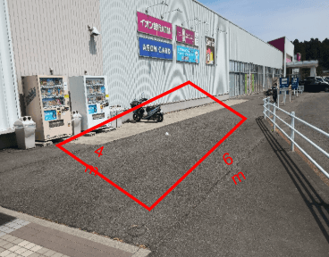 食品側入口横外 キッチンカー出店に最適なスーパー屋外催事イベントスペース