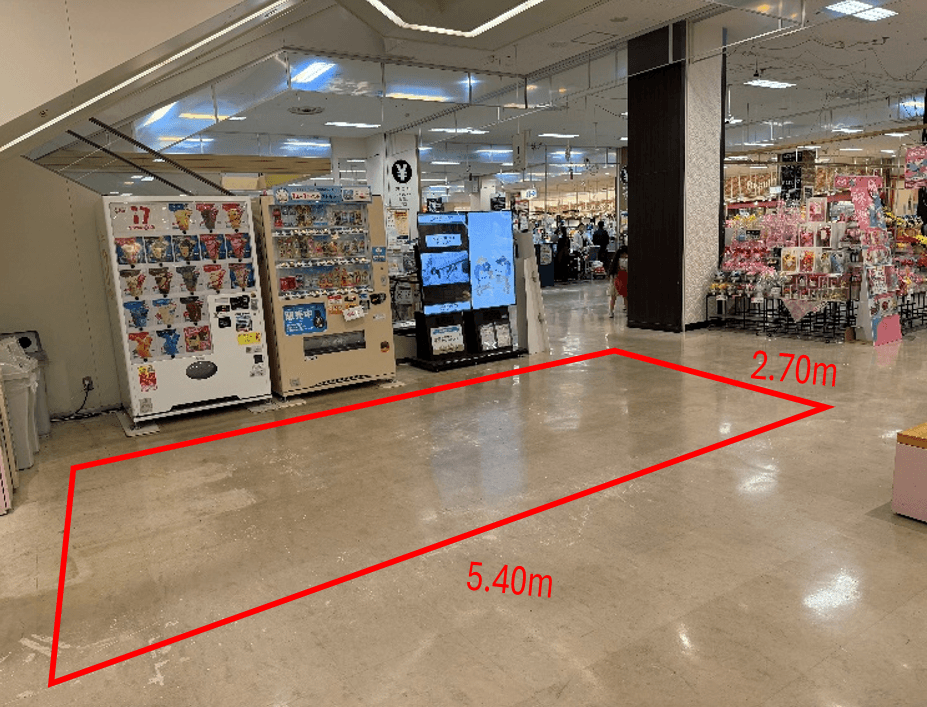 サービスカウンター裏 販促プロモーションや物販に最適なスーパー店内催事イベントスペース